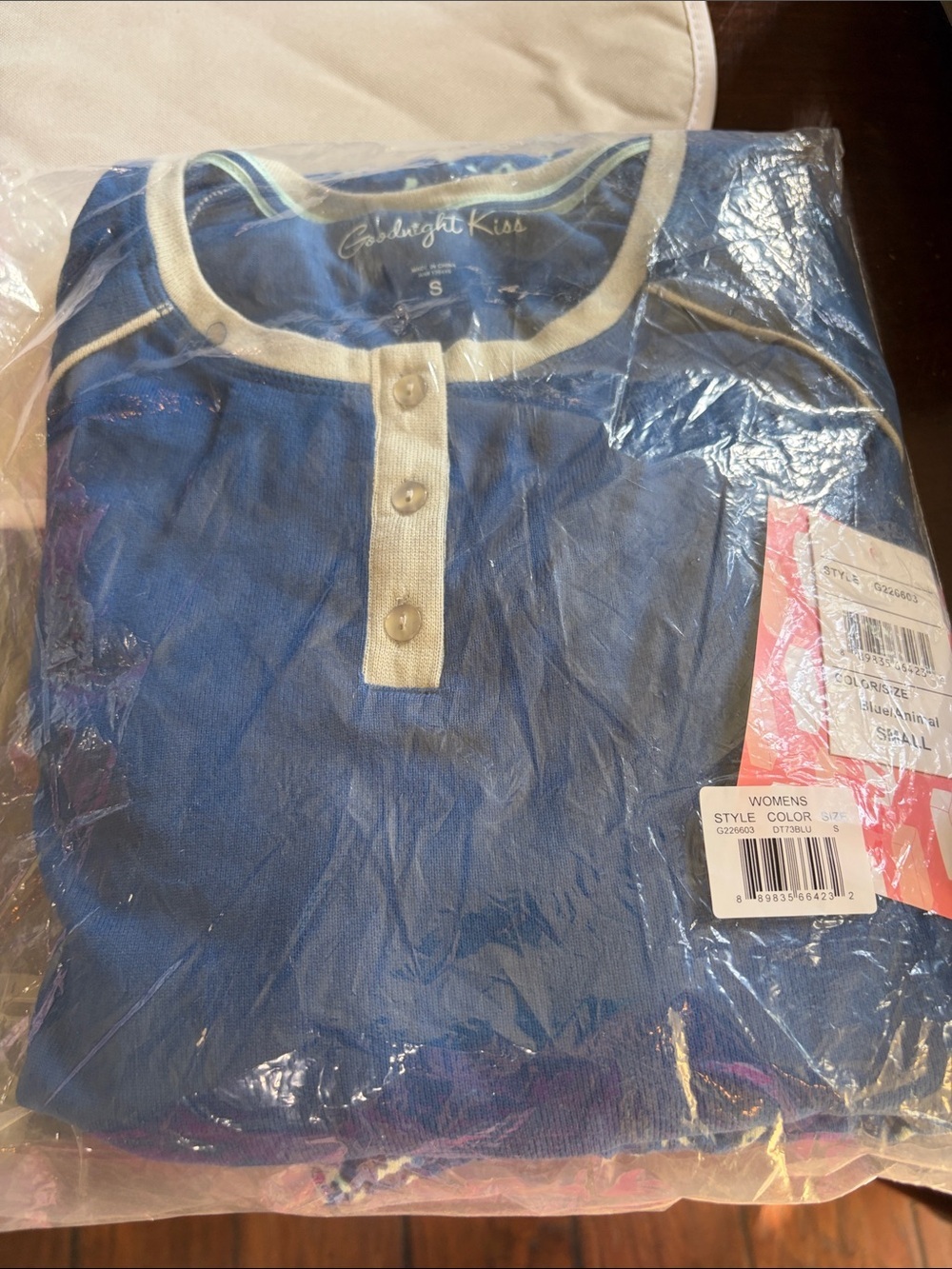 Goodnight Kiss Women's Blue Henley Pajama Top Grey Trim Blue Animal Bottom NWT